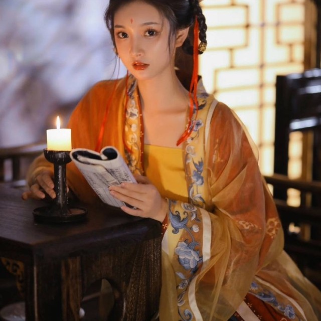 慕伊伊北京的直播间封面