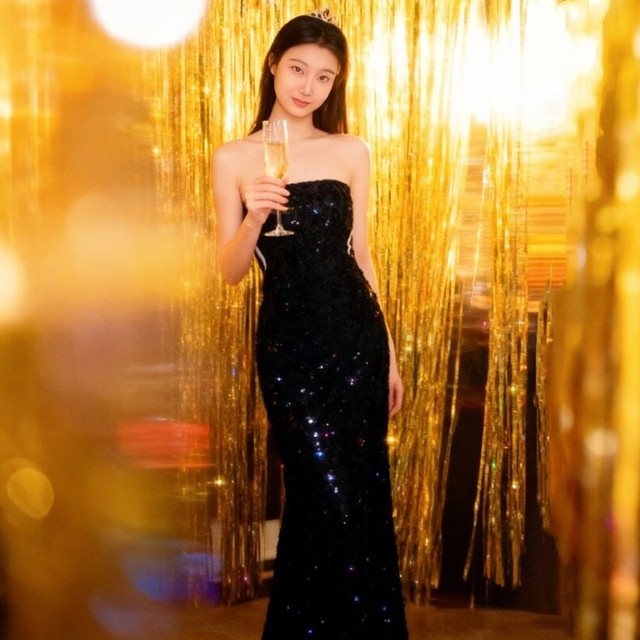 红梅的直播间封面