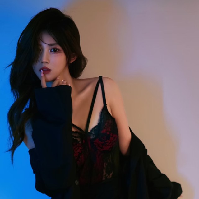 极品女教师（奔现版）的直播间封面