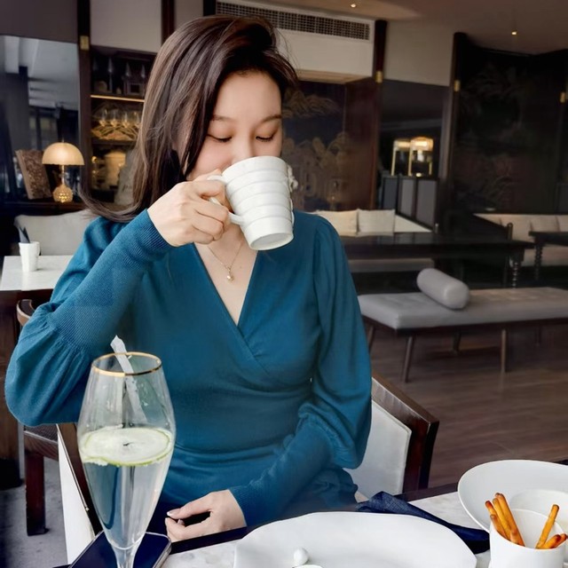 维纳丝的直播间封面