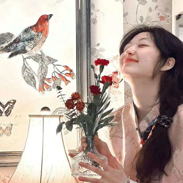 稔七的直播间封面