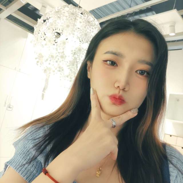 红梅的直播间封面