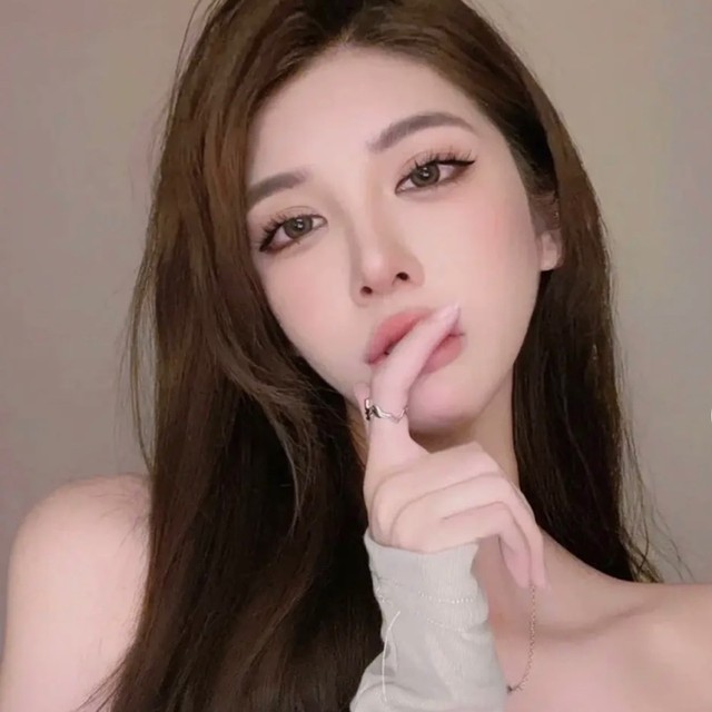 凝艾斯的直播间封面