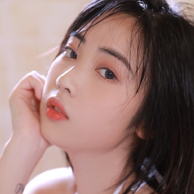 小燕子的直播间封面