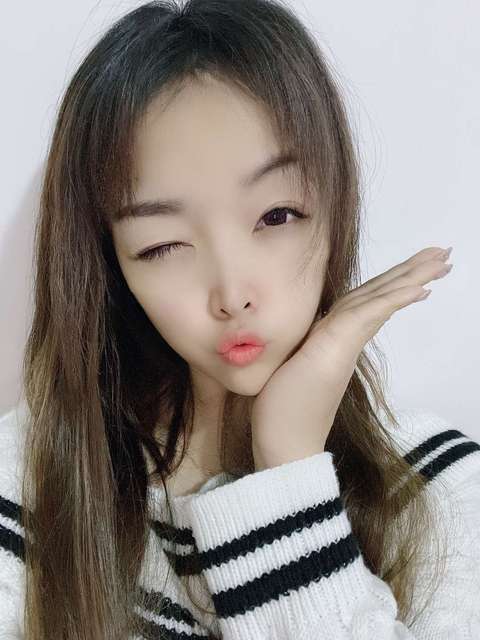 兜兜里揣着娃娃°的直播间封面