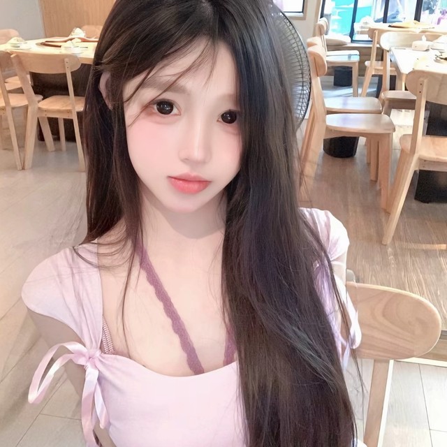 饱饱的直播间封面