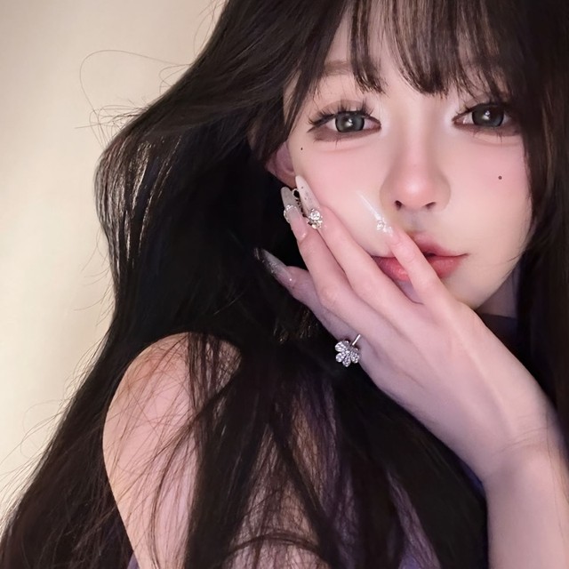 芮（清纯女大）的直播间封面