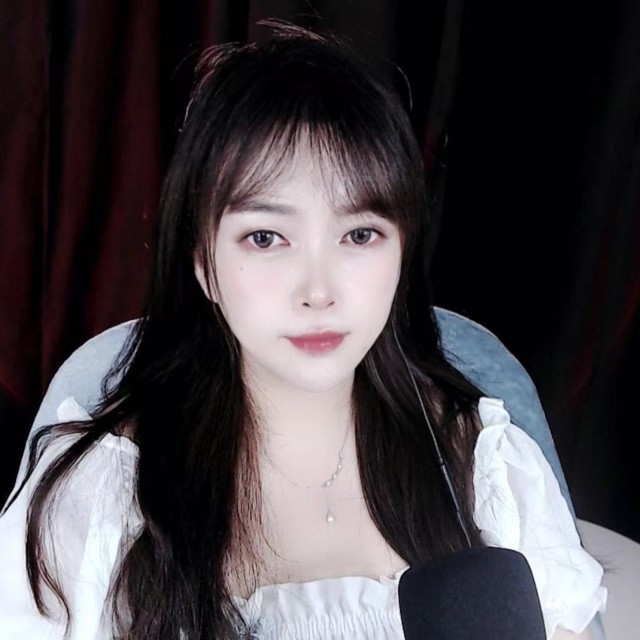 微醺草莓🍓的直播间封面