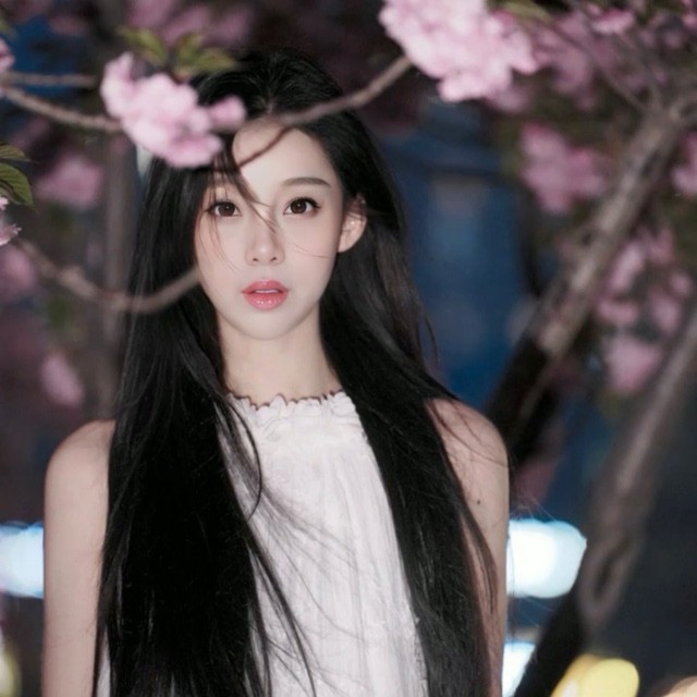 欣妍爱唱歌🎤的直播间封面