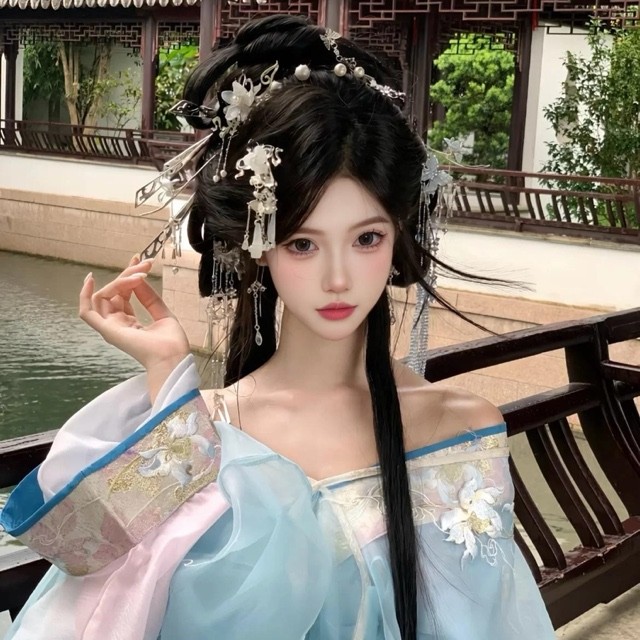 灿灿（跳舞版）的直播间封面