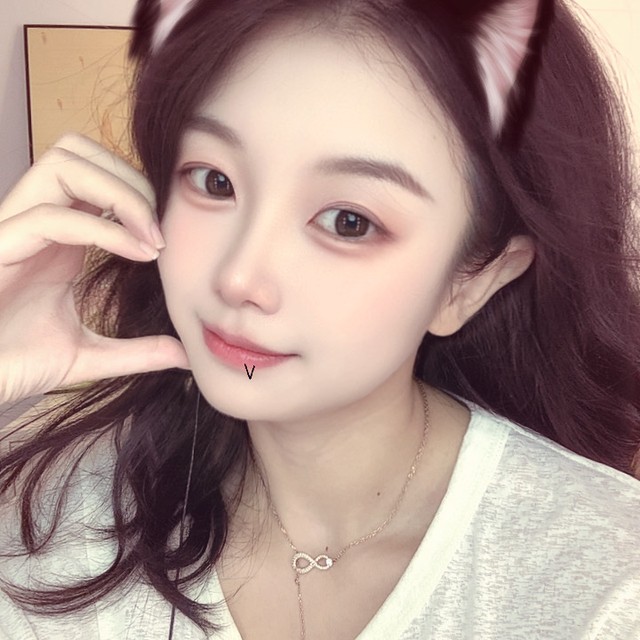 周周的直播间封面